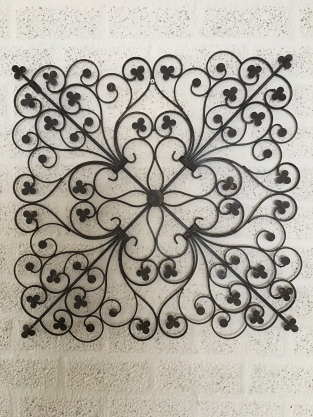 Beautifully beautiful decorative metal wall ornament.